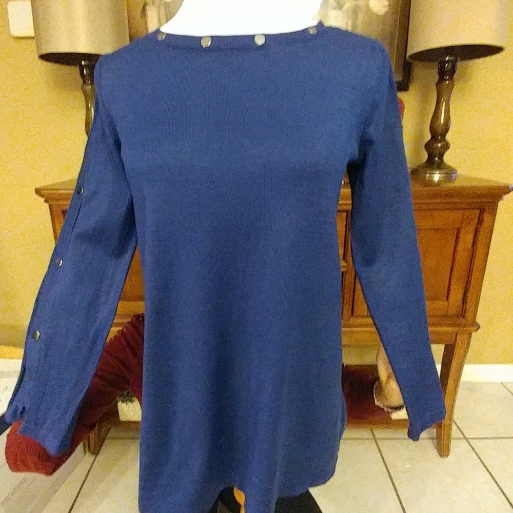 Women's sweater